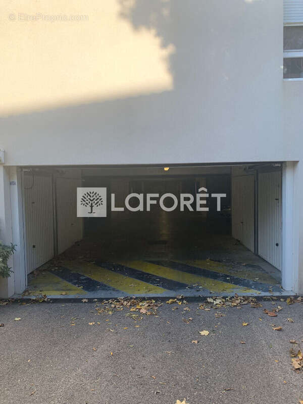 Parking 12 m² à Marseille-13e  - photo 2