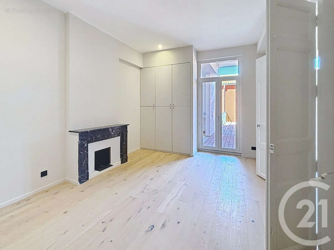 Appartement 140 m² à Sete  - photo 11