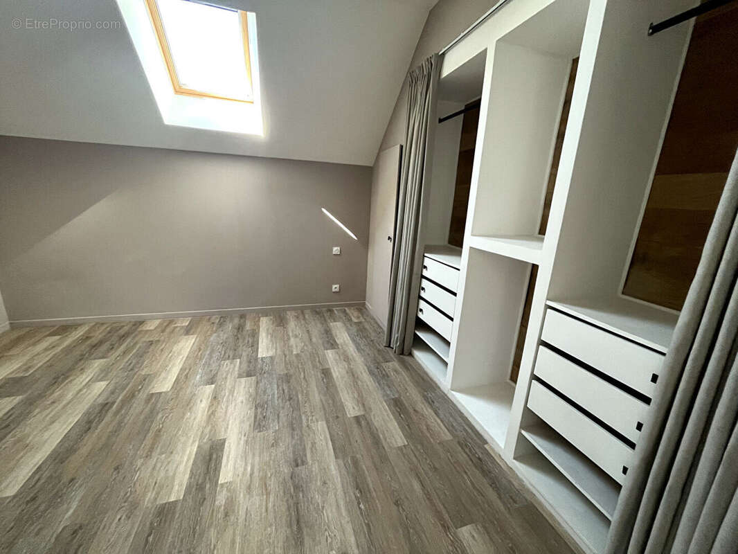 Appartement à MAGNY-LES-HAMEAUX