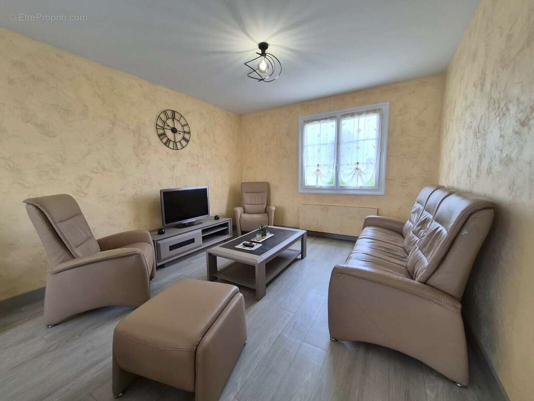 Maison à LA TESSOUALLE