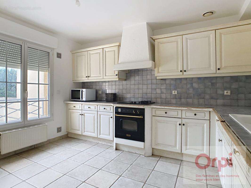 Maison à ISSY-LES-MOULINEAUX