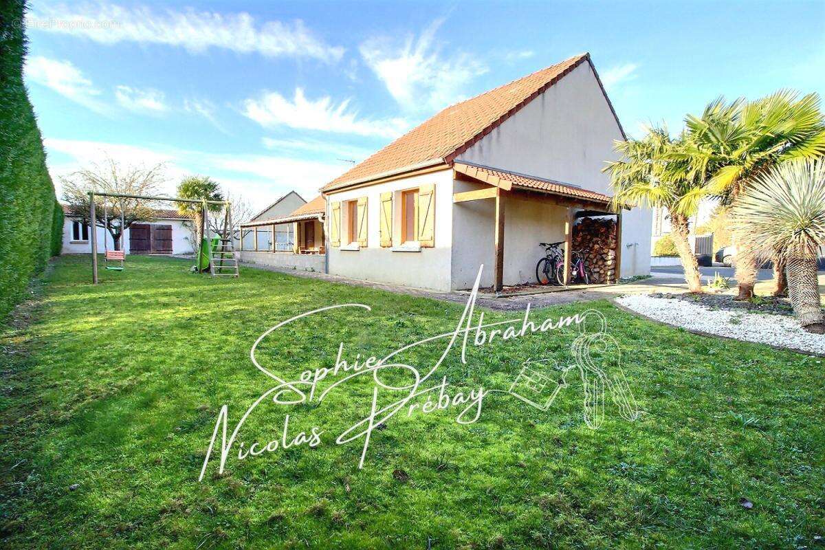 Maison à BAZOCHES-LES-GALLERANDES