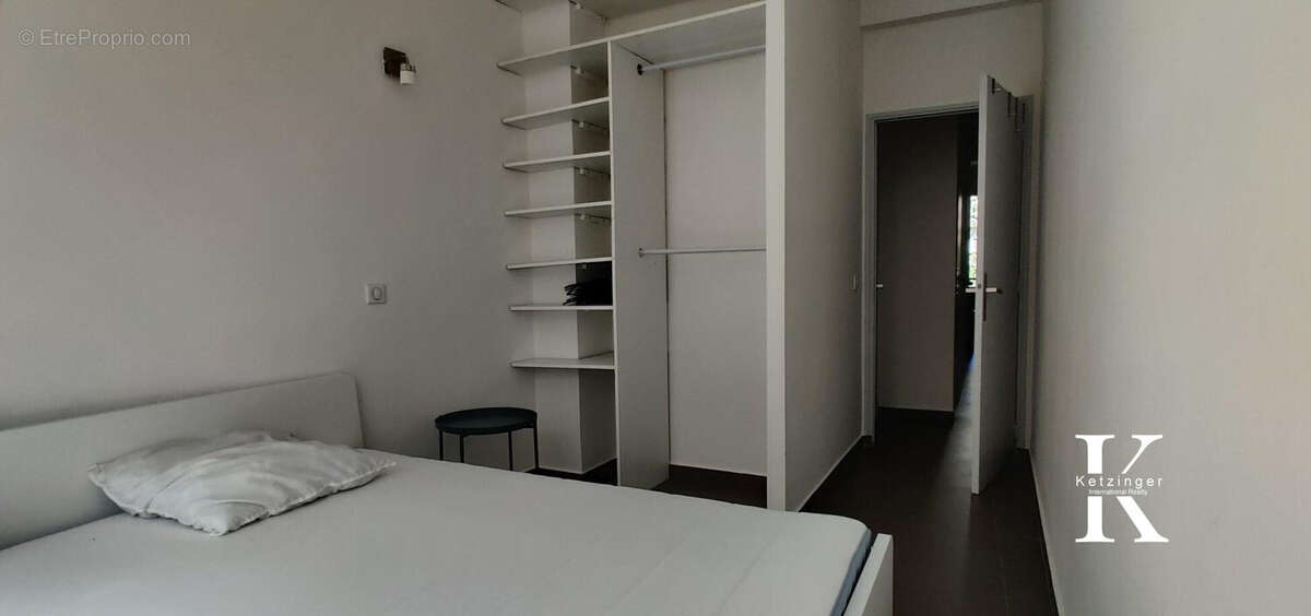 Appartement à MARSEILLE-1E