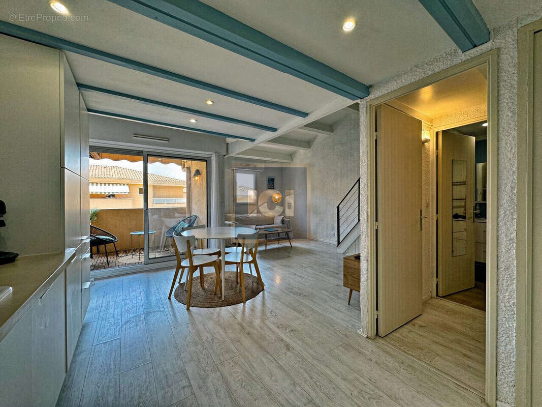Appartement 40 m² à Sainte-Maxime  - photo 2