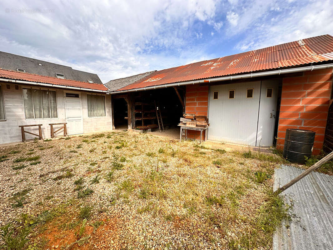 Commerce à AUBIGNY-SUR-NERE