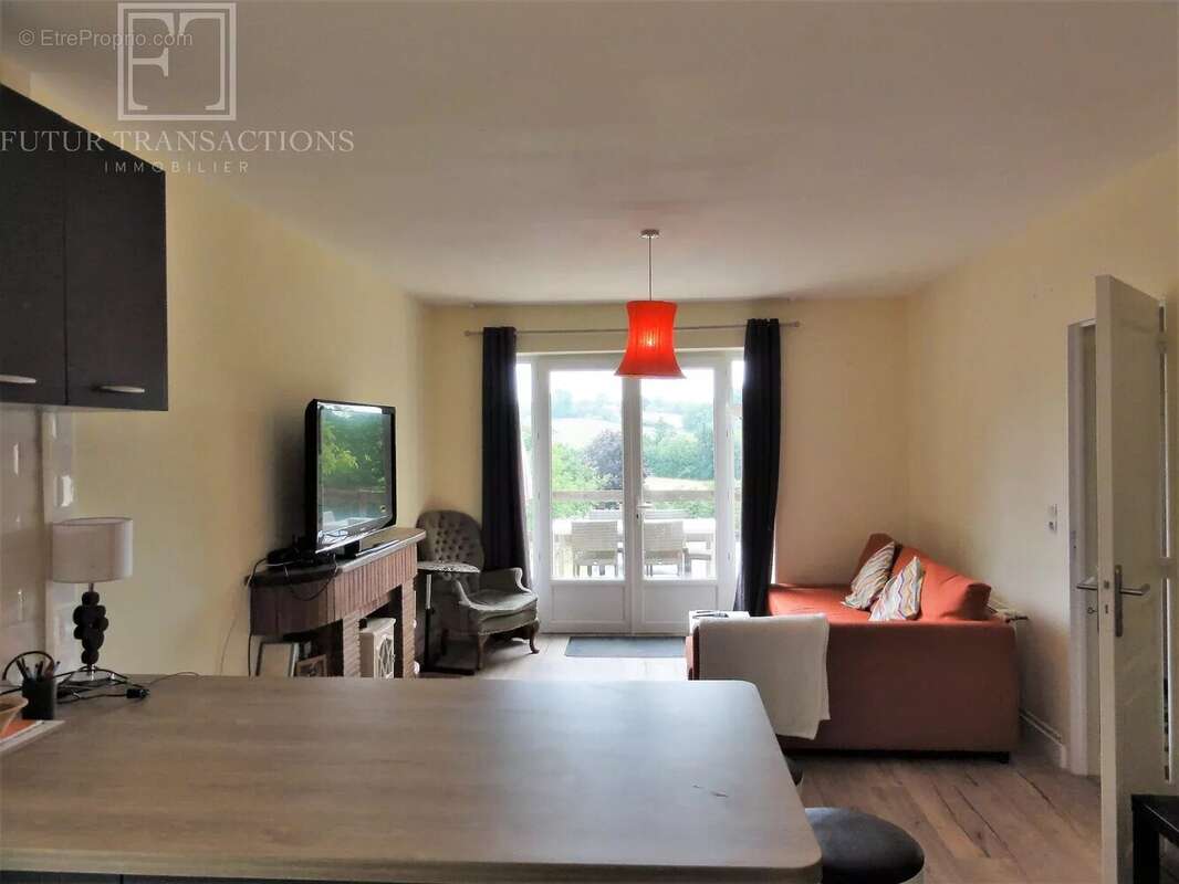 Maison à BOURDEILLES