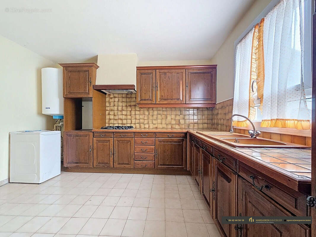 Appartement 3 pièces 77 m² à vendre à Martigues (13500) - photo 4