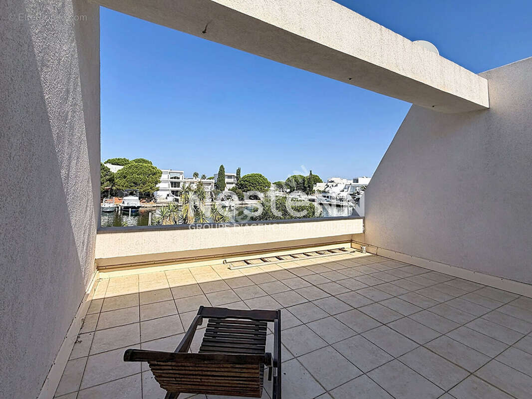 Port Camargue belle Marina de type P5 avec Appontement de 5.38M sur 15M - photo 13