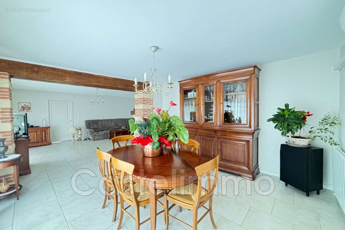 Maison à CASTELSARRASIN