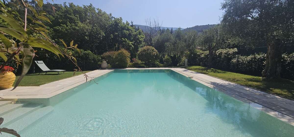 Levens  maison d'architecte au style florentin  piscine  prestations haut de gamme - photo 6
