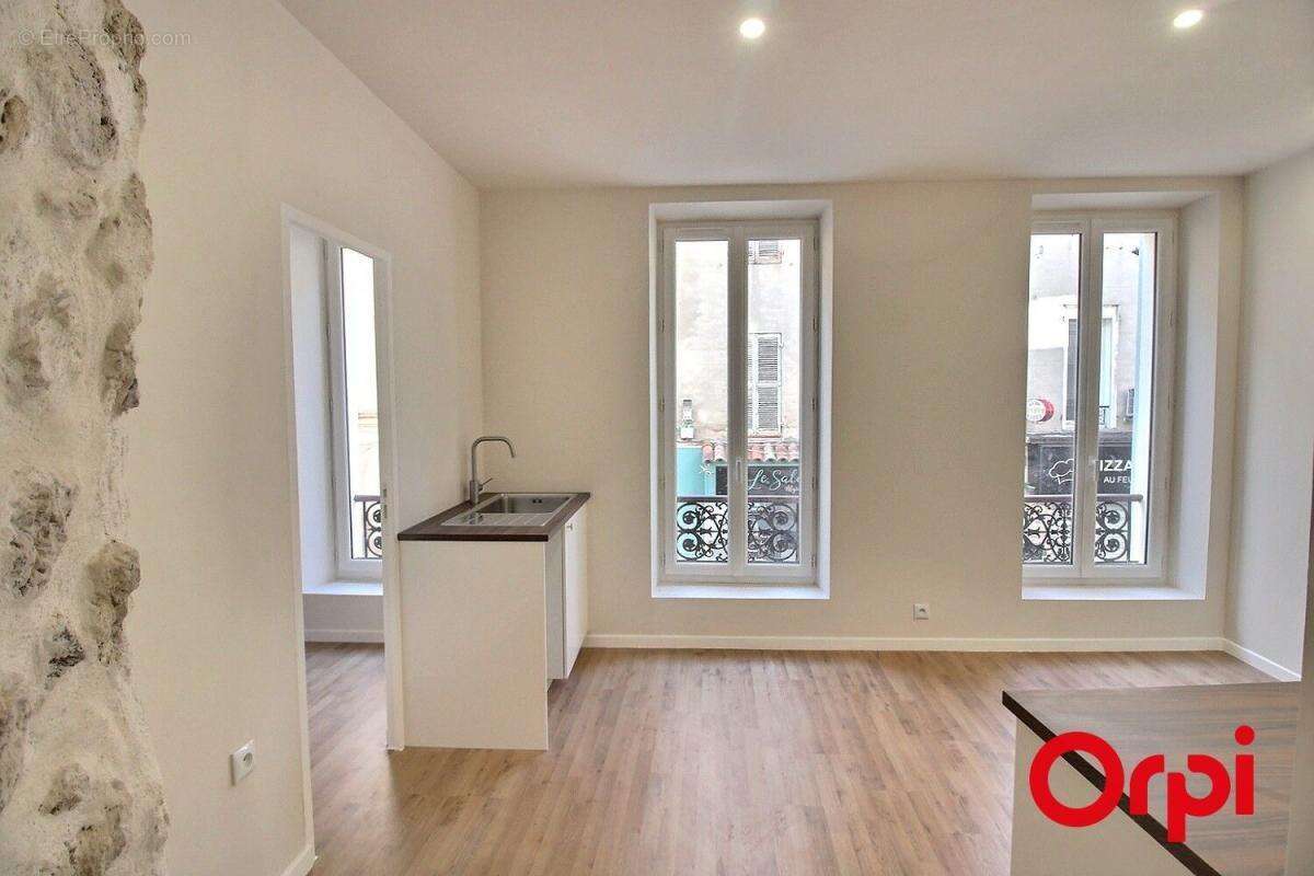 Appartement à AURIOL