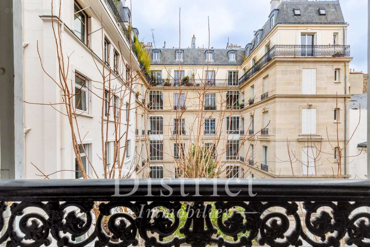 Appartement à PARIS-6E