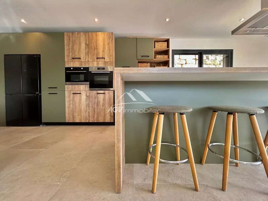 Maison à SAINT-JEAN-DU-PIN