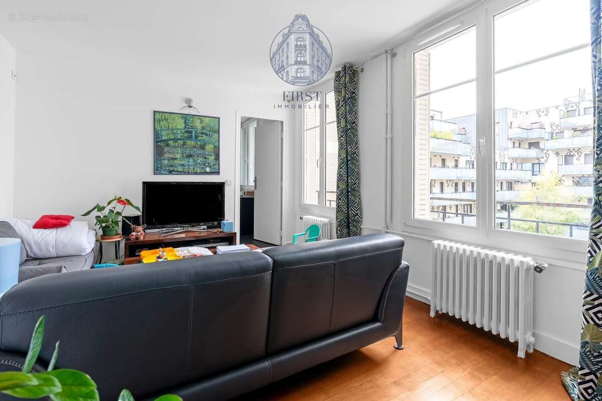 Appartement à PARIS-16E