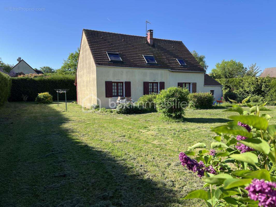 Maison à BAZAINVILLE