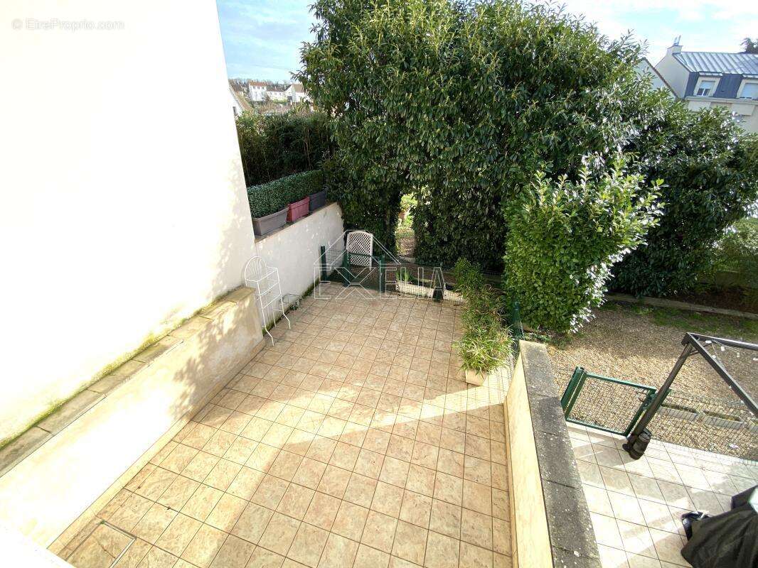 Appartement à BONNIERES-SUR-SEINE
