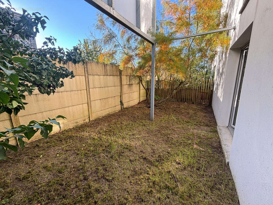 Appartement à VILLENAVE-D&#039;ORNON