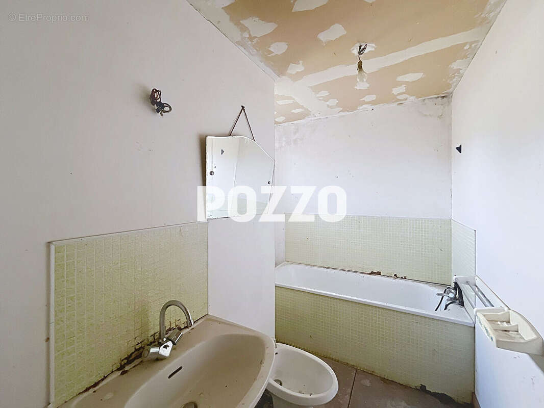 Maison à CHERENCE-LE-HERON