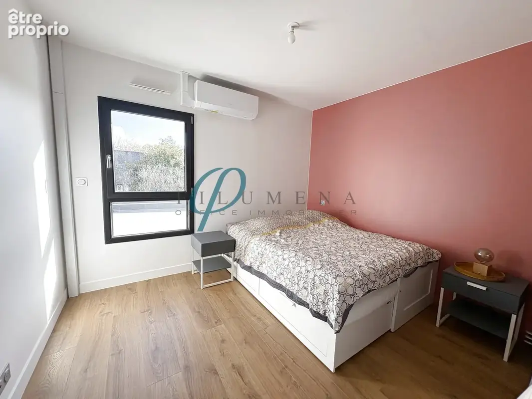 À vendre, Maison contemporaine lumineuse et chaleureuse, située au calme. - photo 11