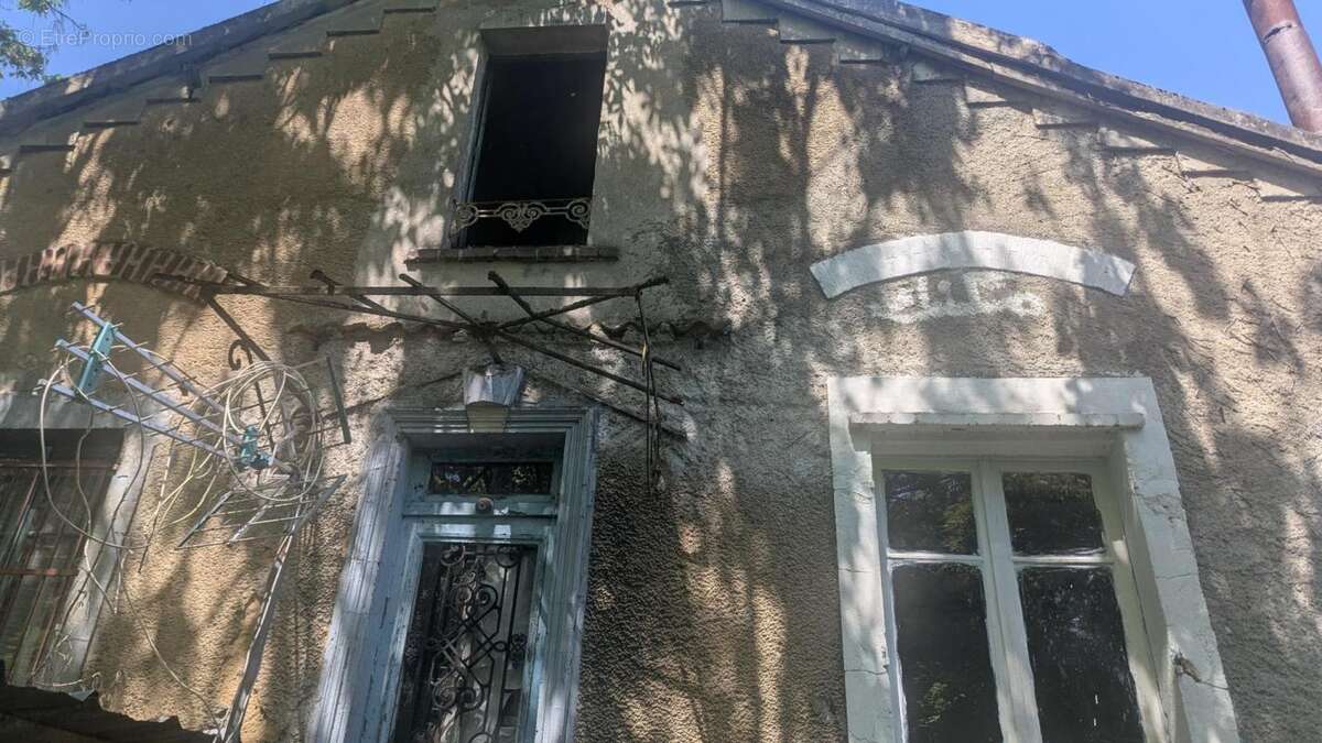 maison d'habitation et annexe de 180 m² sur 10.000 m² de terrains en zone naturelle - photo 4