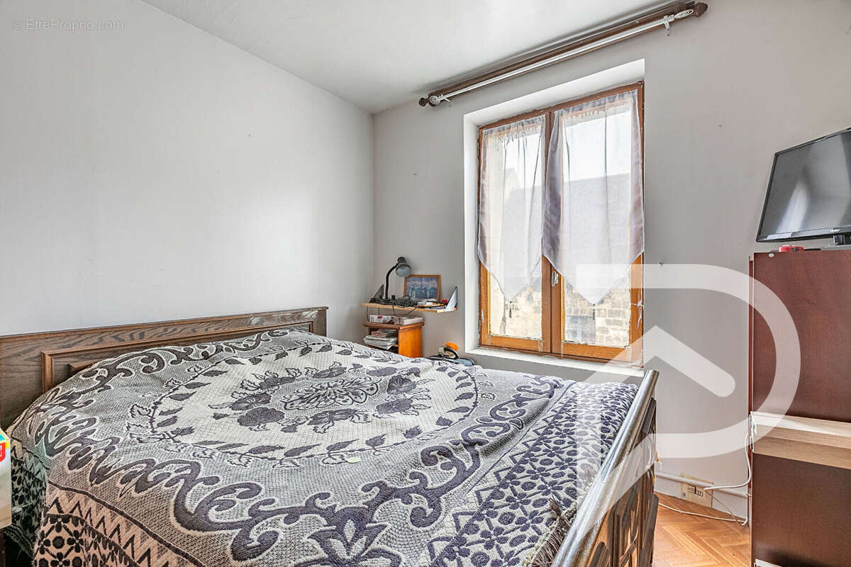 Maison à ESTREES-SAINT-DENIS