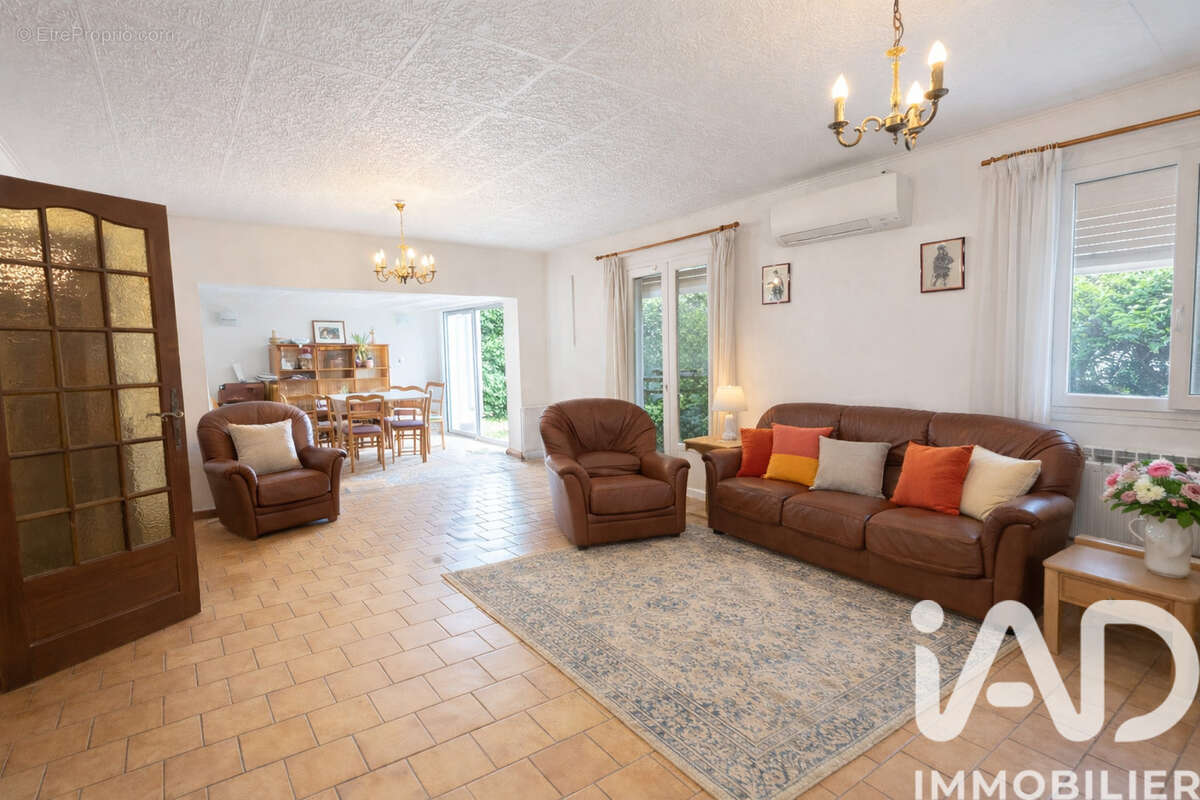 Photo 2 - Maison à PEYROLLES-EN-PROVENCE