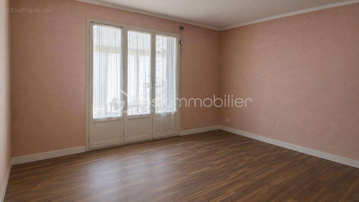 OFFRE ACCEPTEE - LE SOURN – Maison individuelle avec fort potentiel d'évolution – Terrain d'environ 800 m² - photo 6