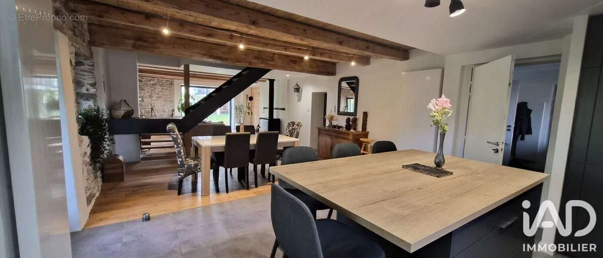 Maison 317 m² à Vinzier  - photo 3