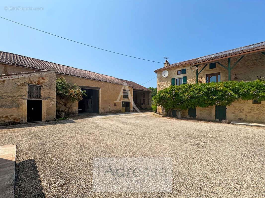 Maison à DURAVEL