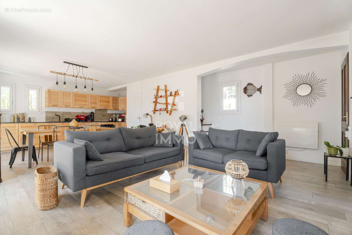 Maison T5 - 110m2 - piscine - photo 5