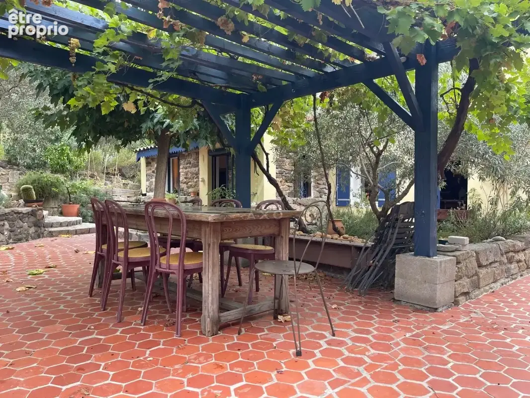 Maison de campagne sur 16 000m² de terrain avec piscine - photo 12