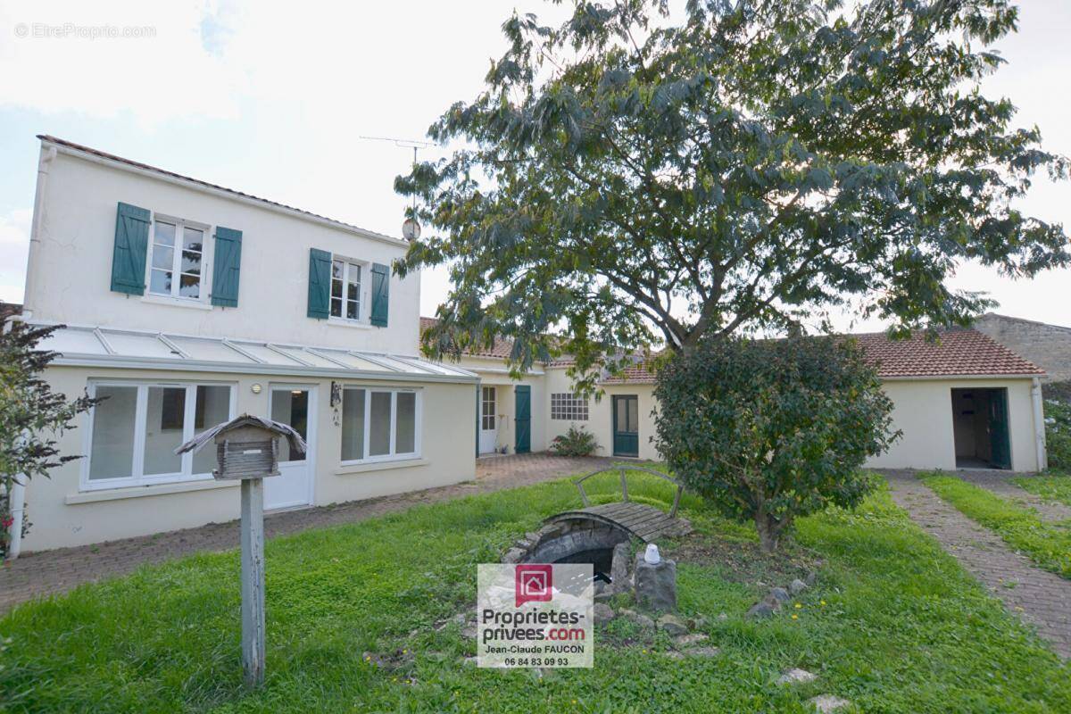 Maison à SAINT-MICHEL-EN-L'HERM