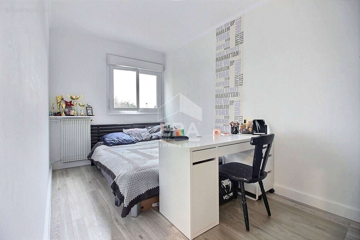 Appartement à VILLENEUVE-LA-GARENNE