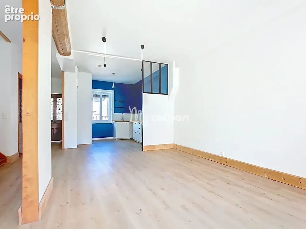Place Saint Louis - T4 - 136 m² - photo 2