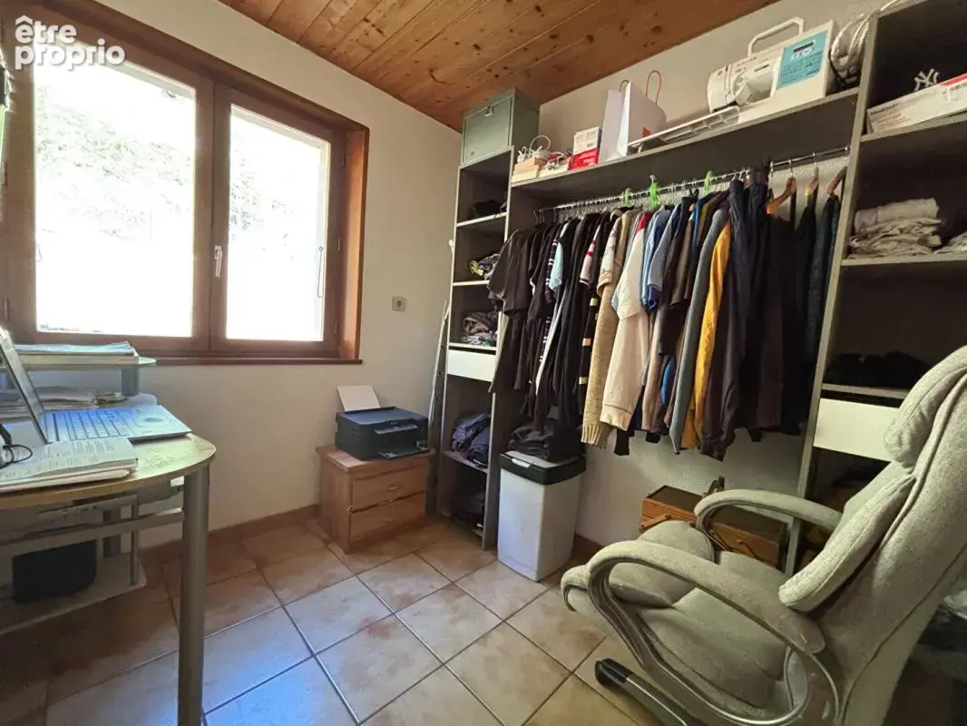 BELLEVAUX Maison T6 120 m² , 1180m² de terrain , secteur calme (74470) - photo 8