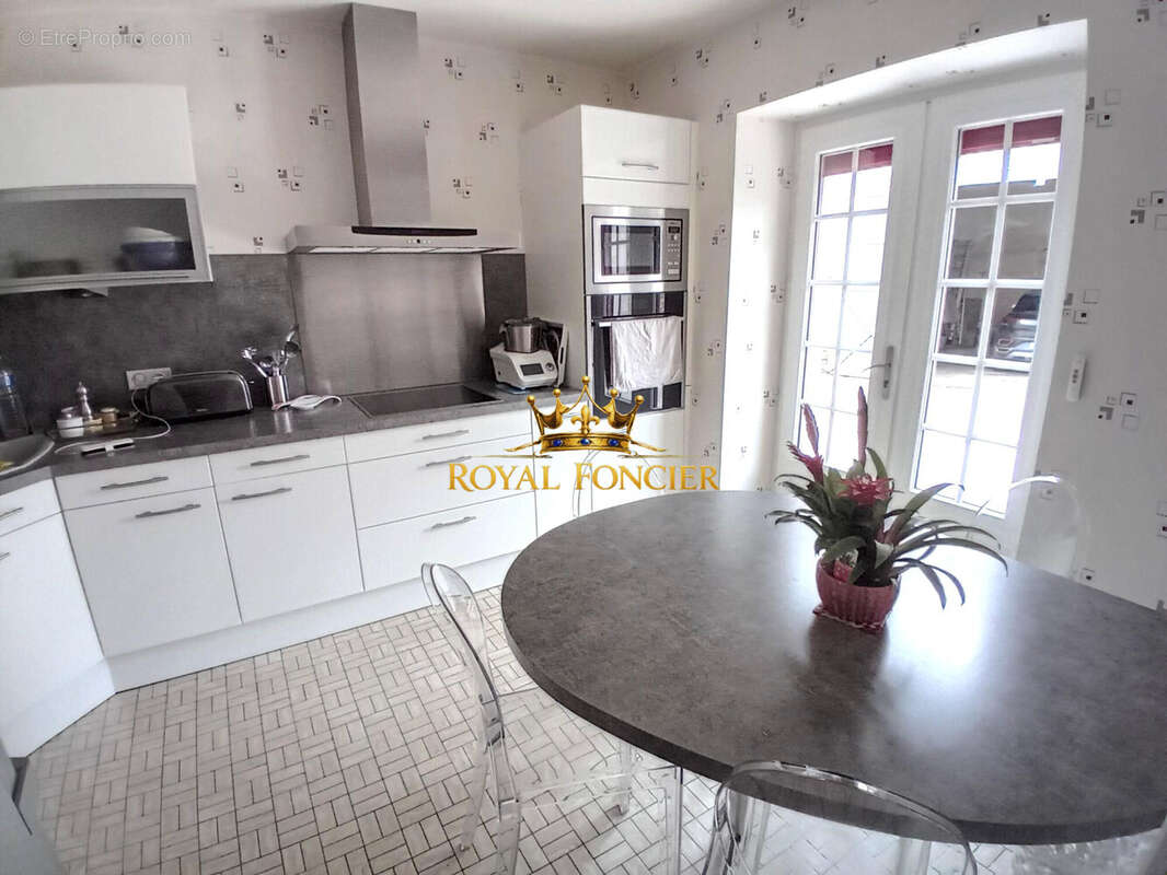Maison 133 m² à Sainte-Maure-De-Touraine  - photo 7