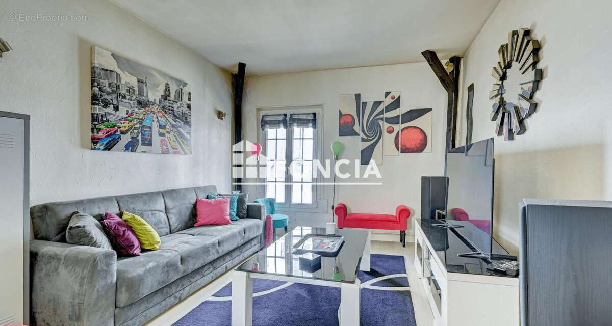 Appartement à PARIS-16E
