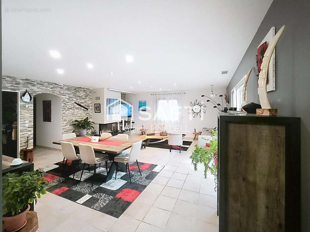 Maison 135 m² à Latour-De-France  - photo 3