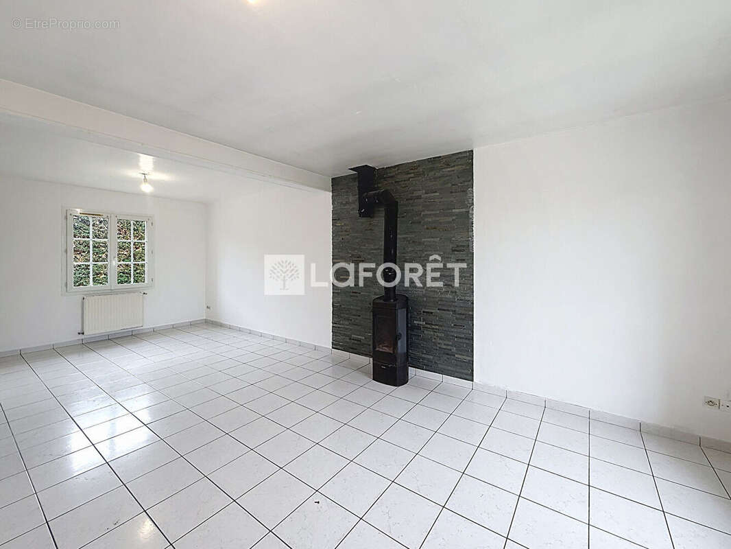 Maison à CANDE-SUR-BEUVRON