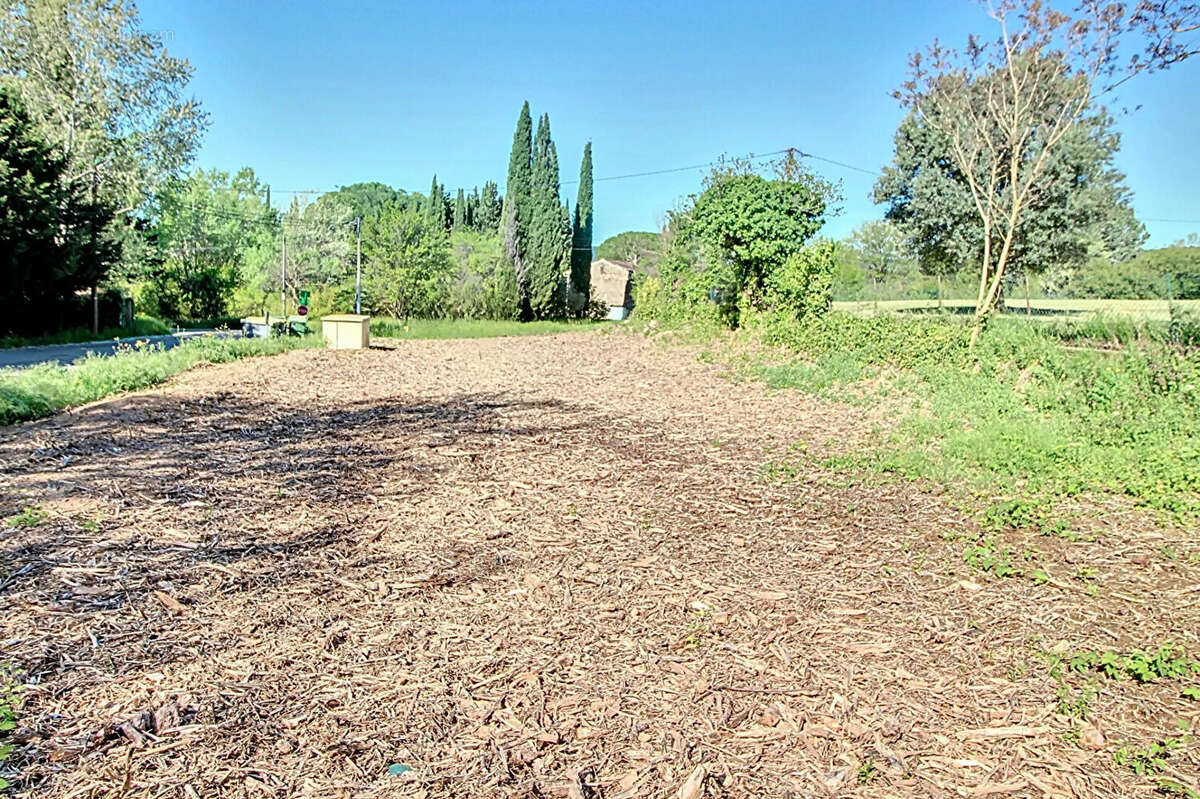 Terrain à VILLECROZE