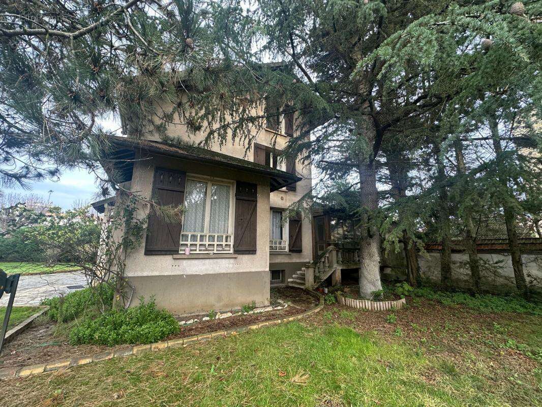 Maison à SAINT-MAUR-DES-FOSSES