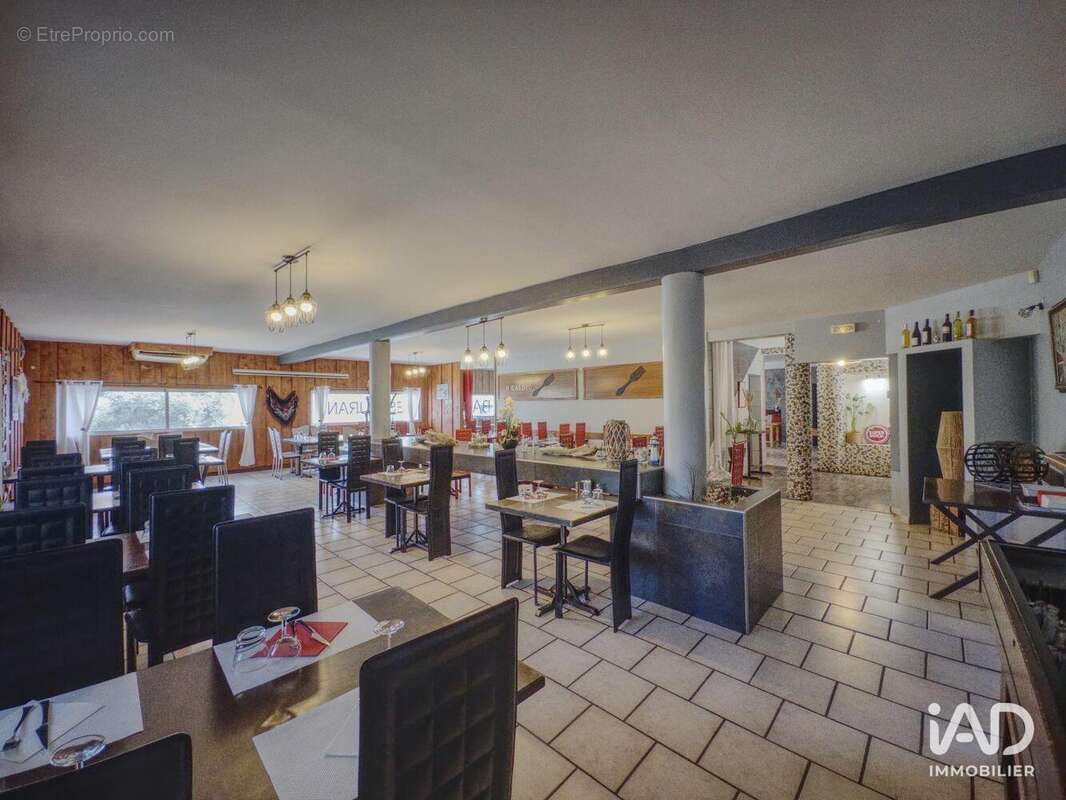 Photo 8 - Commerce à NIMES