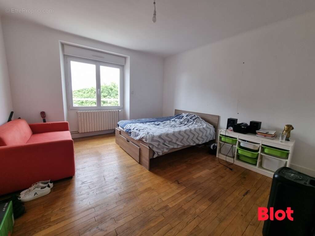 Maison 355 m² à Montreuil-Le-Gast  - photo 5