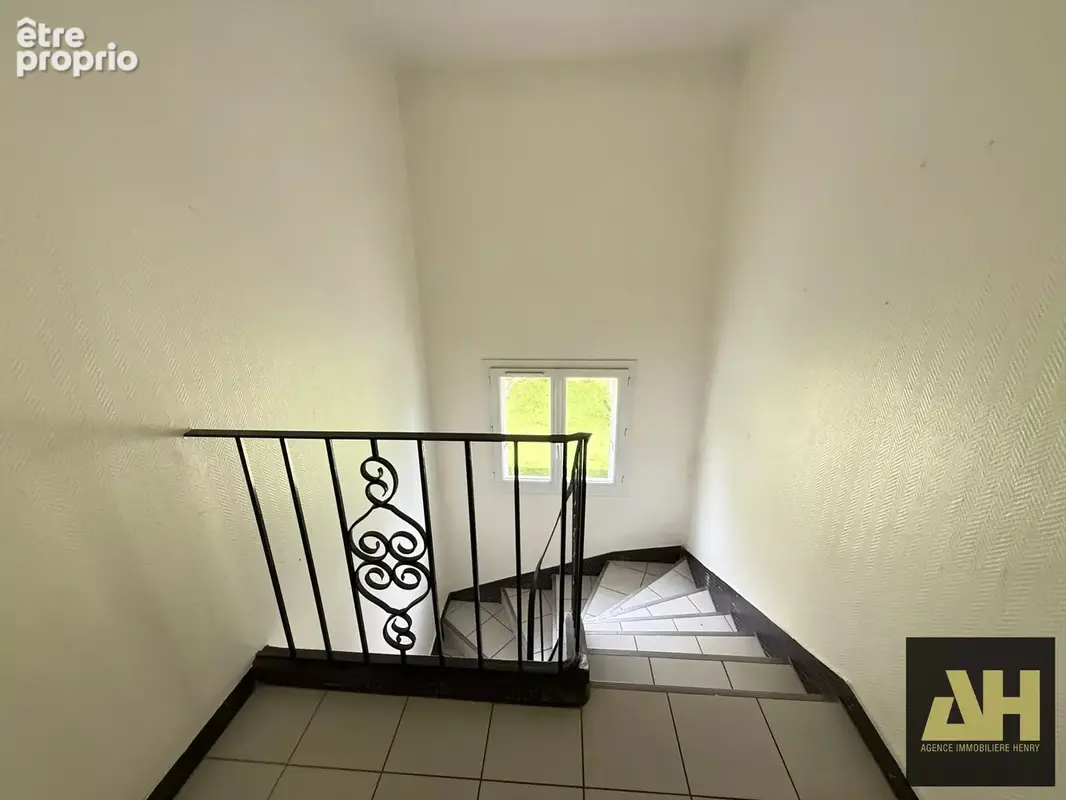 Rive droite - maison divisée en deux appartements - photo 4