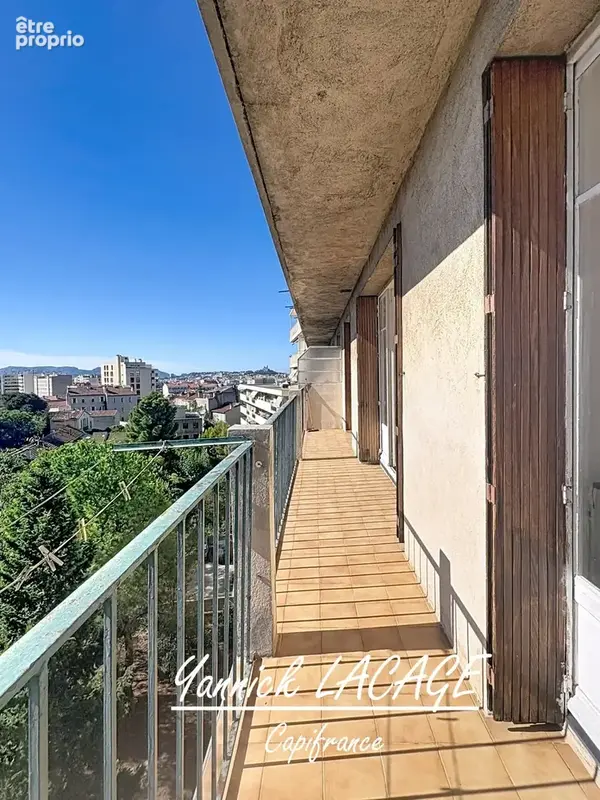 MARSEILLE 4e – T2 43 m² – 7e étage – Balcon filant – Vue panoramique - photo 4