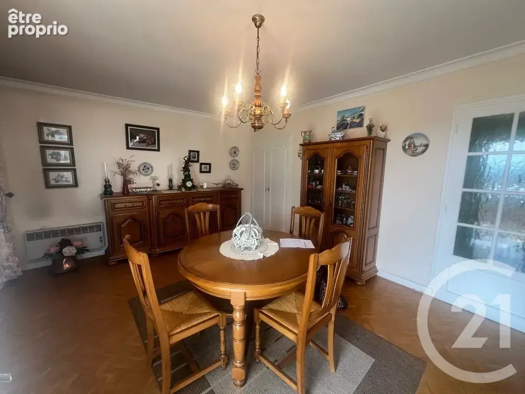 Appartement 5 pièces 84 m² à vendre à Aurillac (15000) - photo 4
