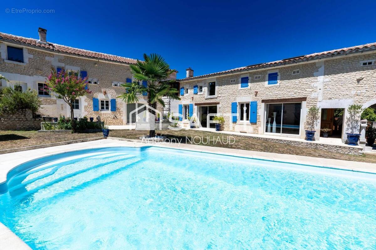 Photo 1 - Maison à COGNAC