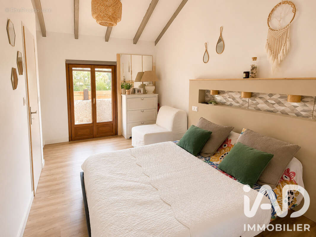 Maison 121 m² à Grans  - photo 5