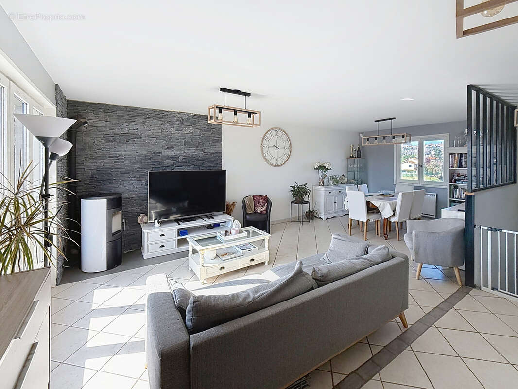 Maison à SAINT-MARTIN-LA-PLAINE