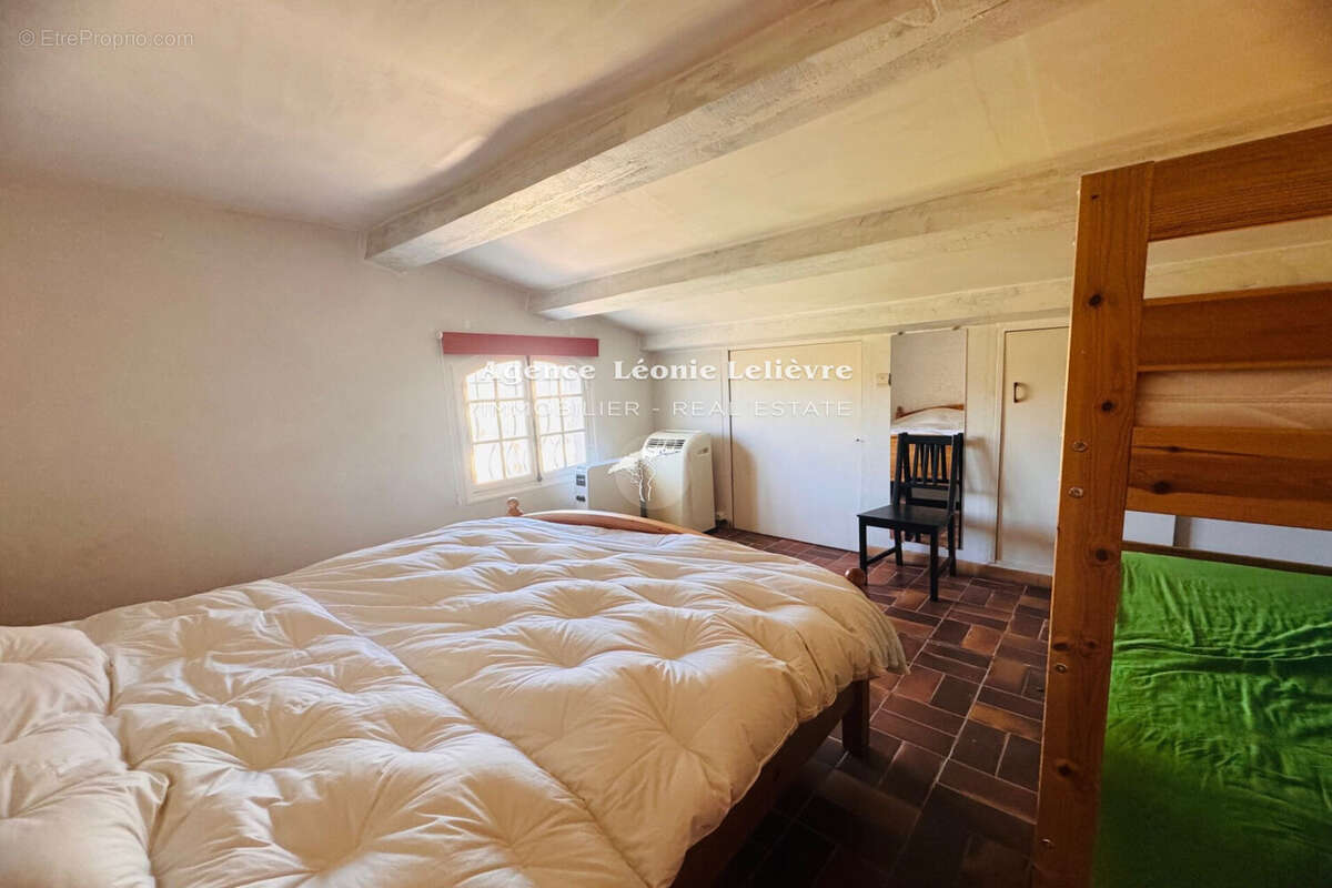 Maison à LES ISSAMBRES